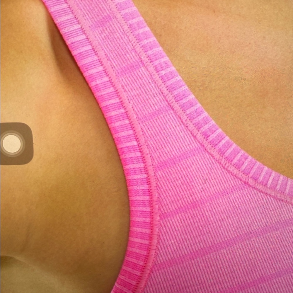 Lululemon Run: Swiftly Tech Racerback
Heathered Raspberry Glo Light - Picture 3 of 5